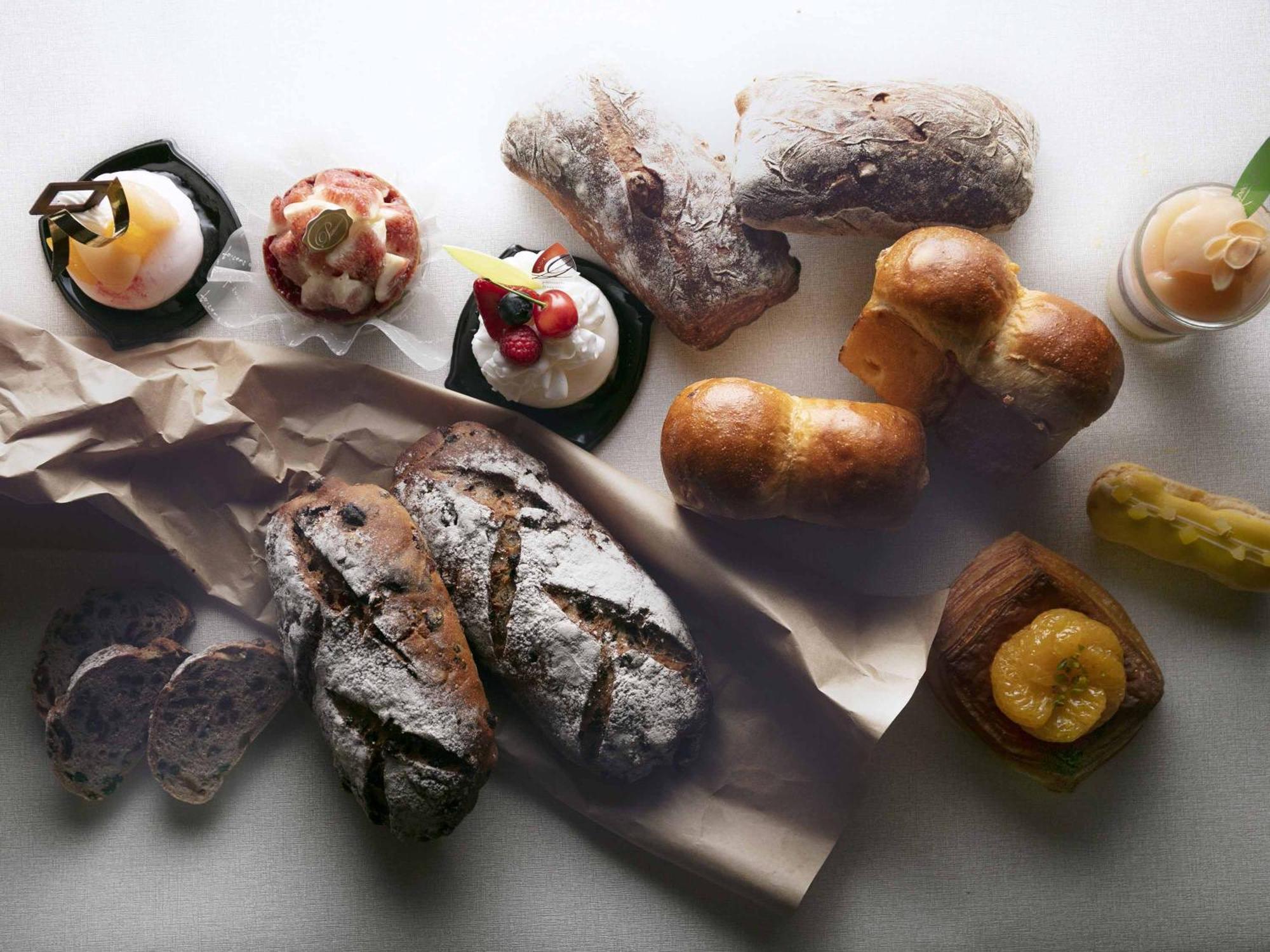 Nagoya Kanko Hotel Exterior foto A selection of breads and pastries